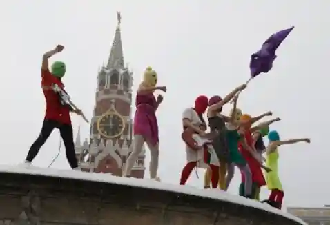 Vendredi 17 août 2012 - Rassemblement pour la libération des membres du groupe punk féministe russe Pussy Riot