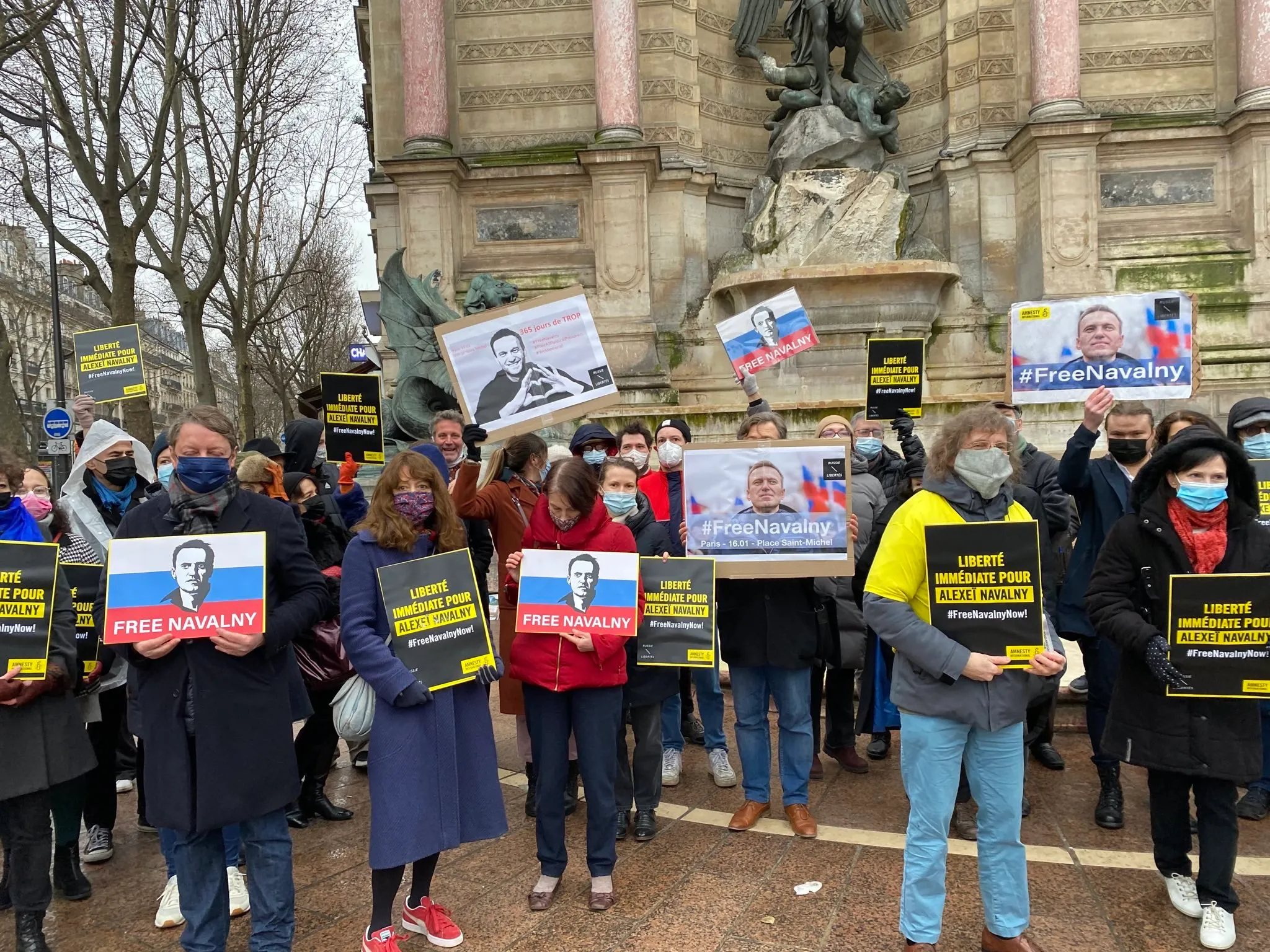Manifestation à Paris pour la libération de Navalny, un an après son emprisonnement en Russie