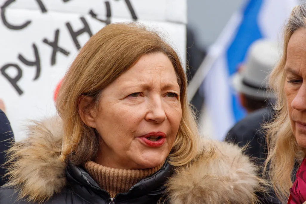 Natalia Pouzyreff, députée à l'Assemblée nationale française