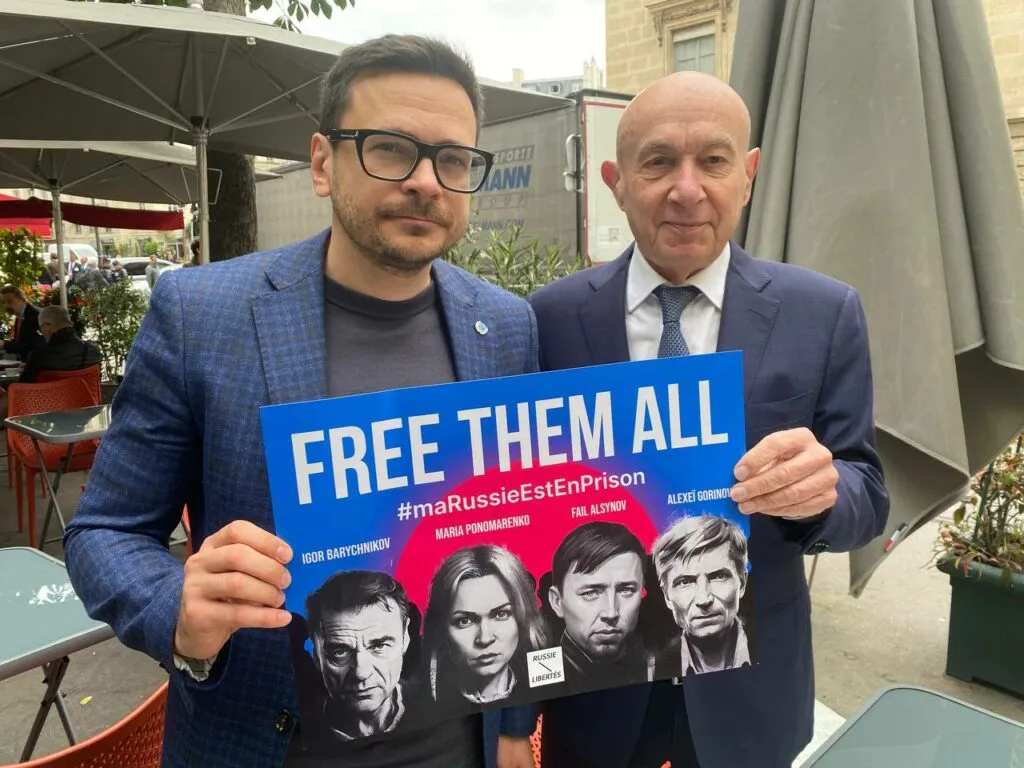 Ilya Yashin, opposant russe, et Claude Malhuret, sénateur français
