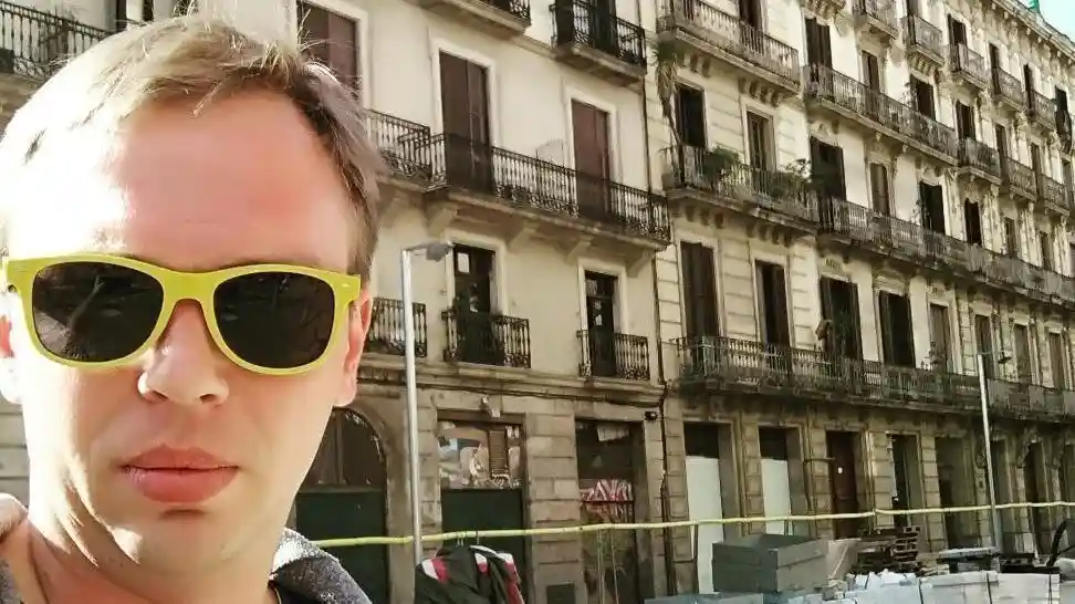 Free Russian investigative journalist Ivan Golunov!